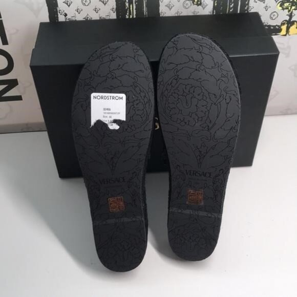 New Authentic Versace Summer Slides – Premium Leather, Gold-Tone Logo - Picture 7 of 10
